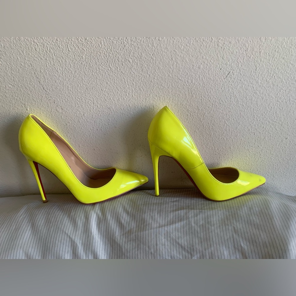 Christian Louboutin So Kate Patent Leather Neon Yellow Pumps Size EU 39 8.5 - Picture 4 of 12